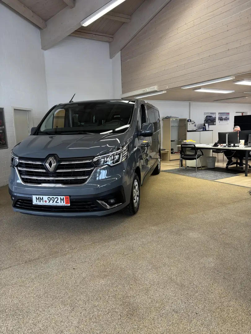 Renault Trafic L2H2 2.0dCi 150 Grau - 1