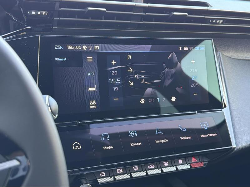 Peugeot 408 Allure Hybrid 145 DCS6 — photo 15
