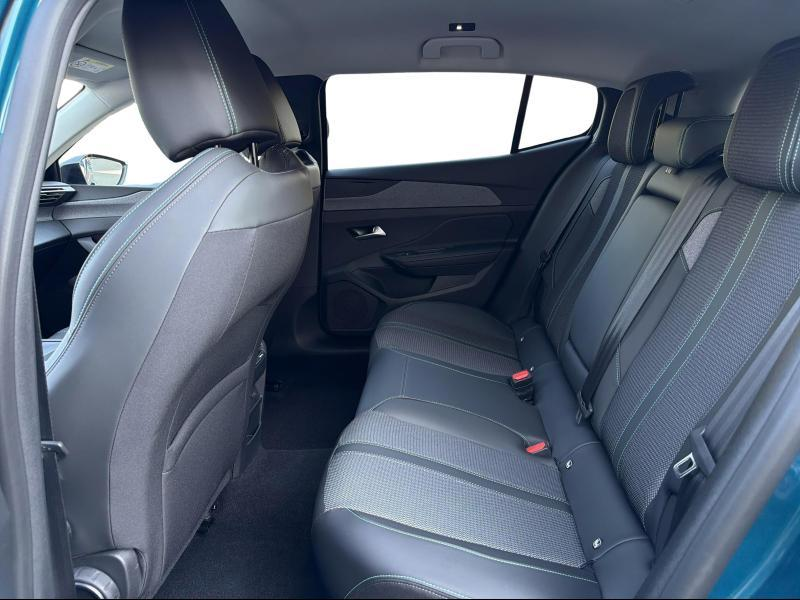 Peugeot 408 Allure Hybrid 145 DCS6 — photo 9