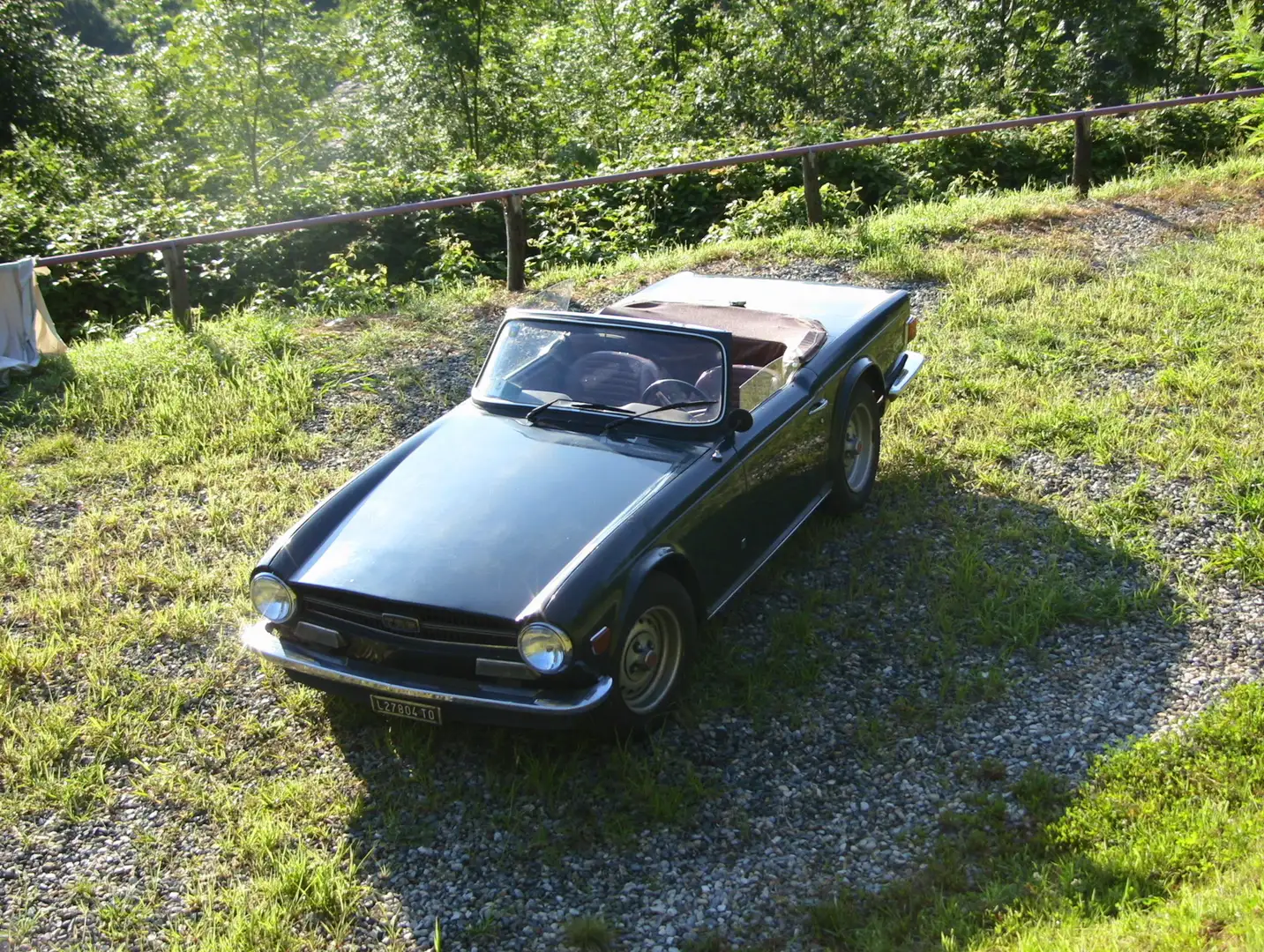 Triumph TR6 Verde - 2