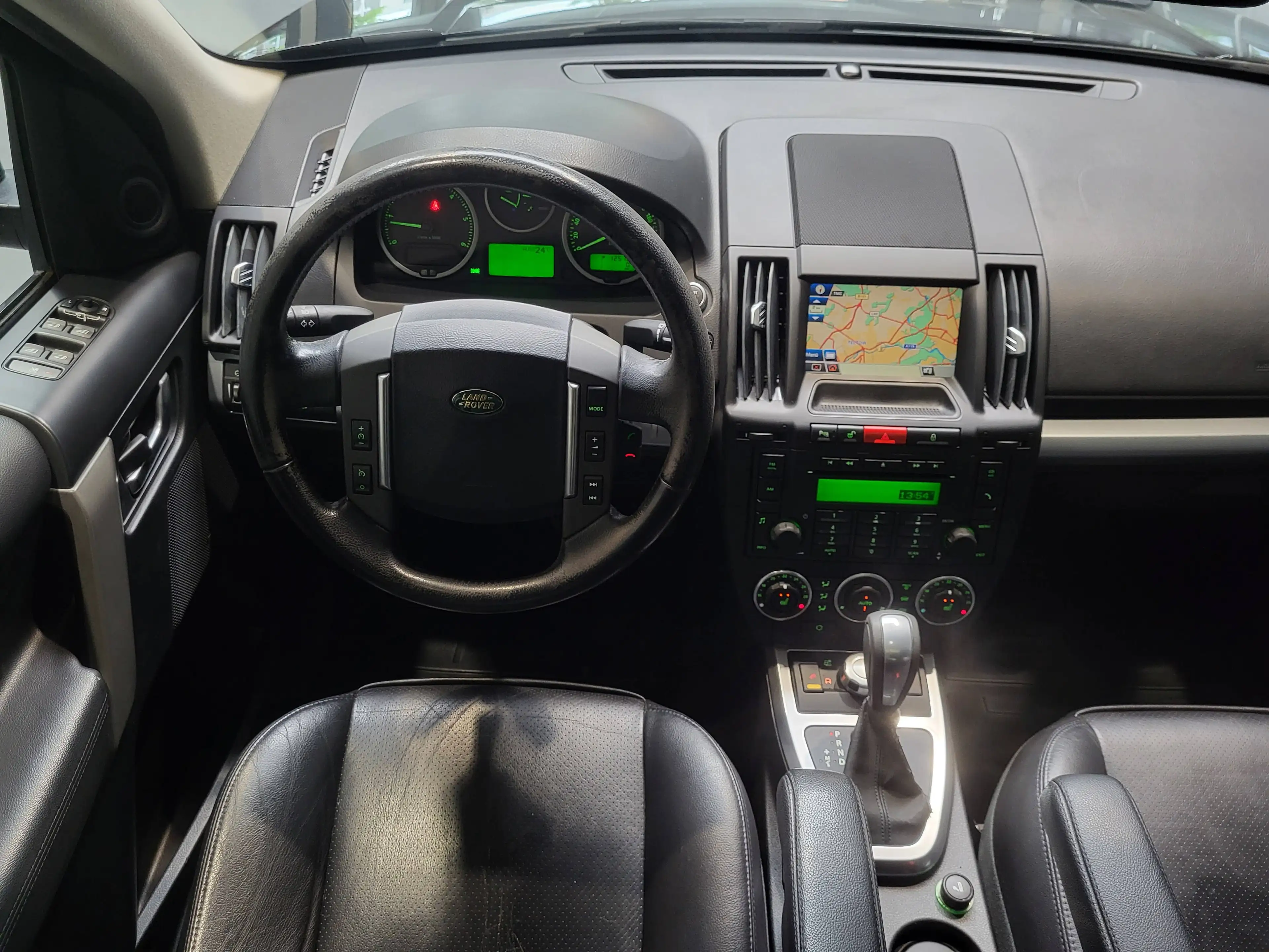 Land Rover Freelander 2.2Td4 HSE *Navi| Xenon| Pano* — photo 13