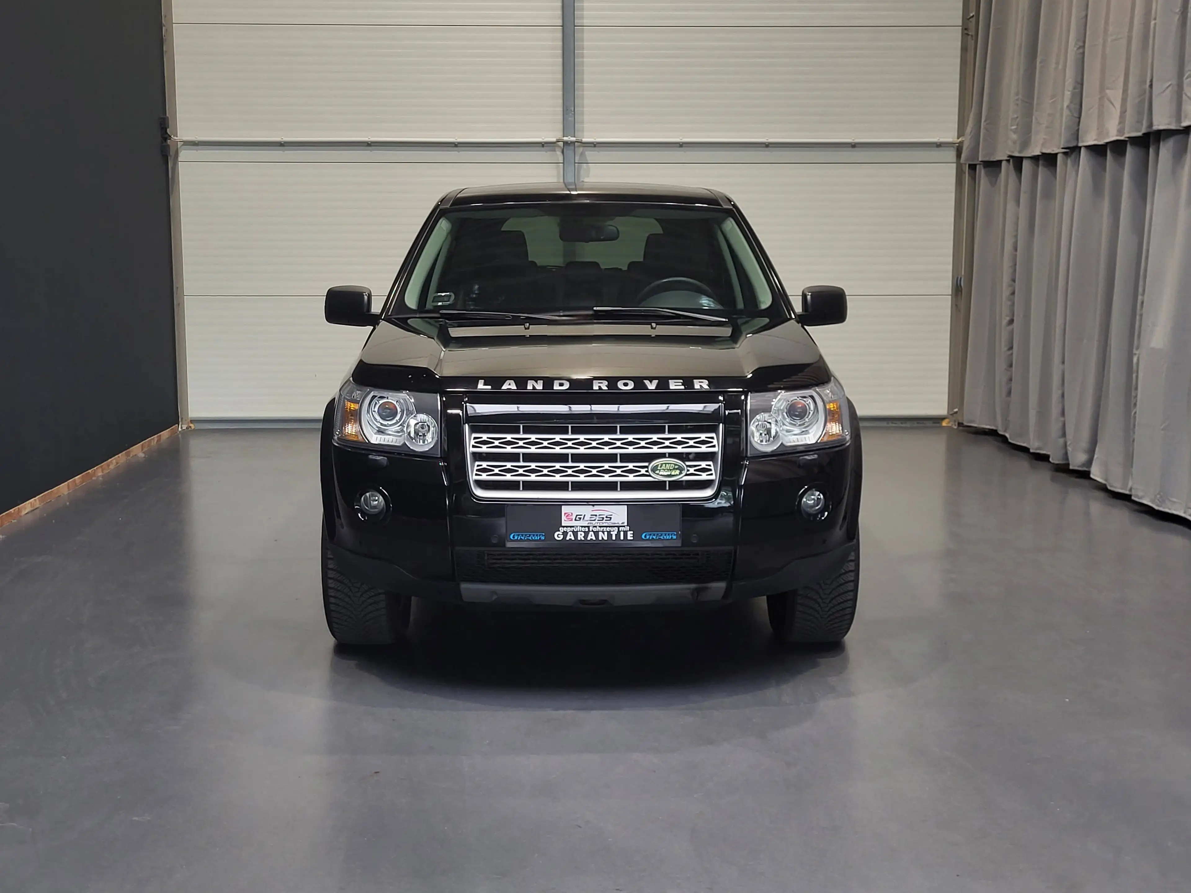 Land Rover Freelander 2.2Td4 HSE *Navi| Xenon| Pano* — photo 2