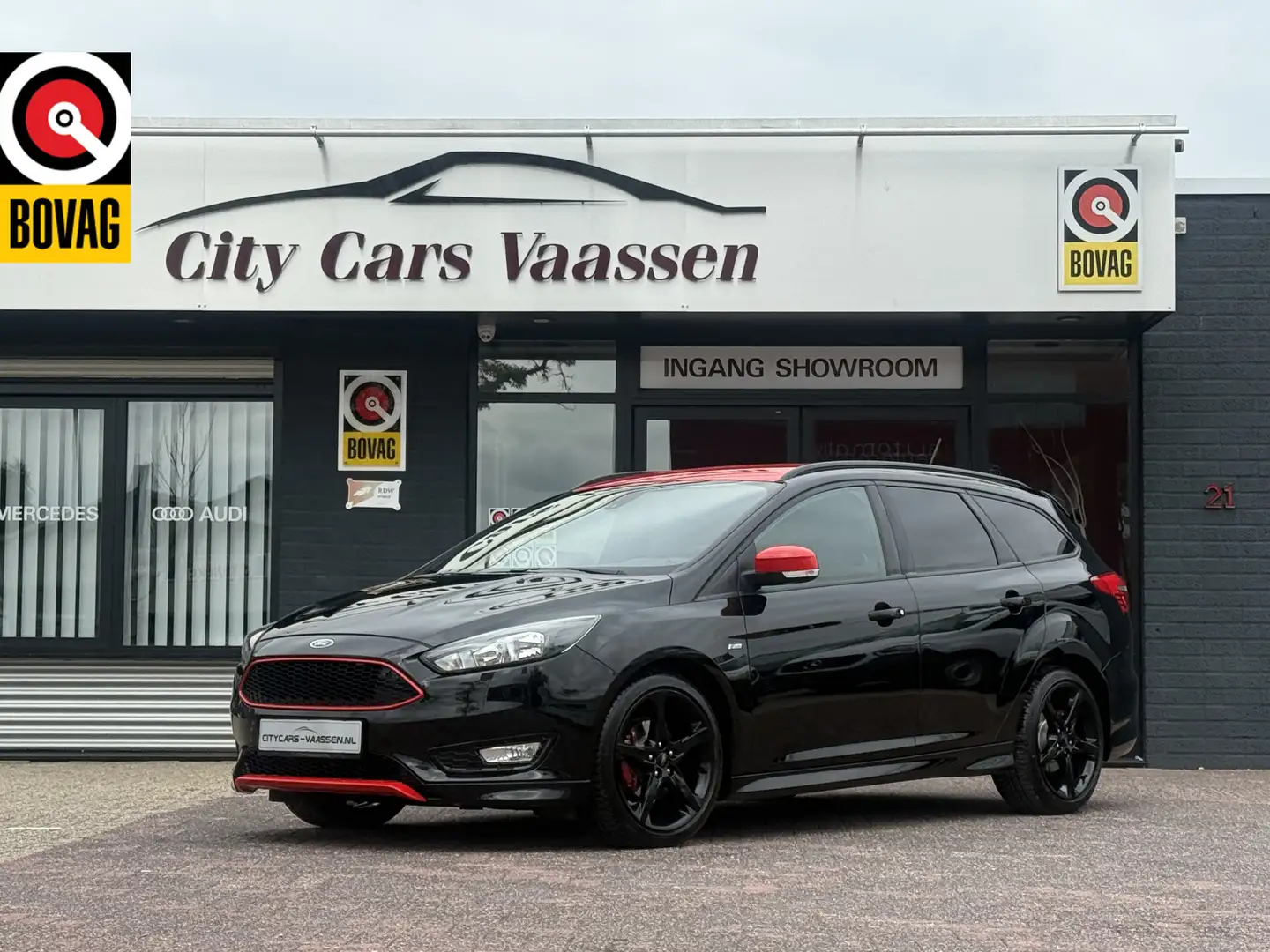 Ford Focus 1.0 ST-Line 125 pk apple carplay camera climate ct Zwart - 1