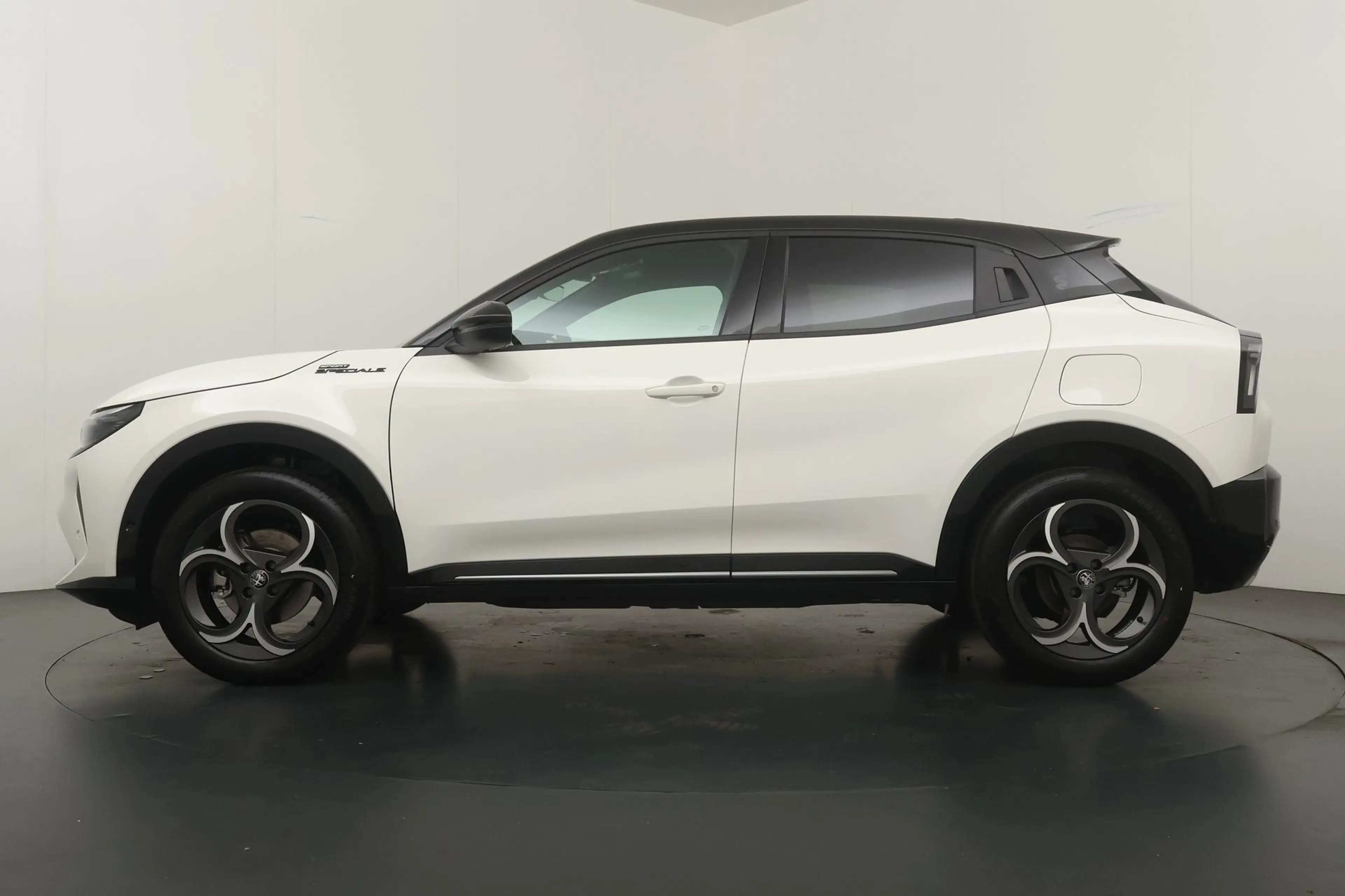 Alfa Romeo Junior Elettrica Sport Speciale 54 kWh Techno pakket | Wa — photo 3