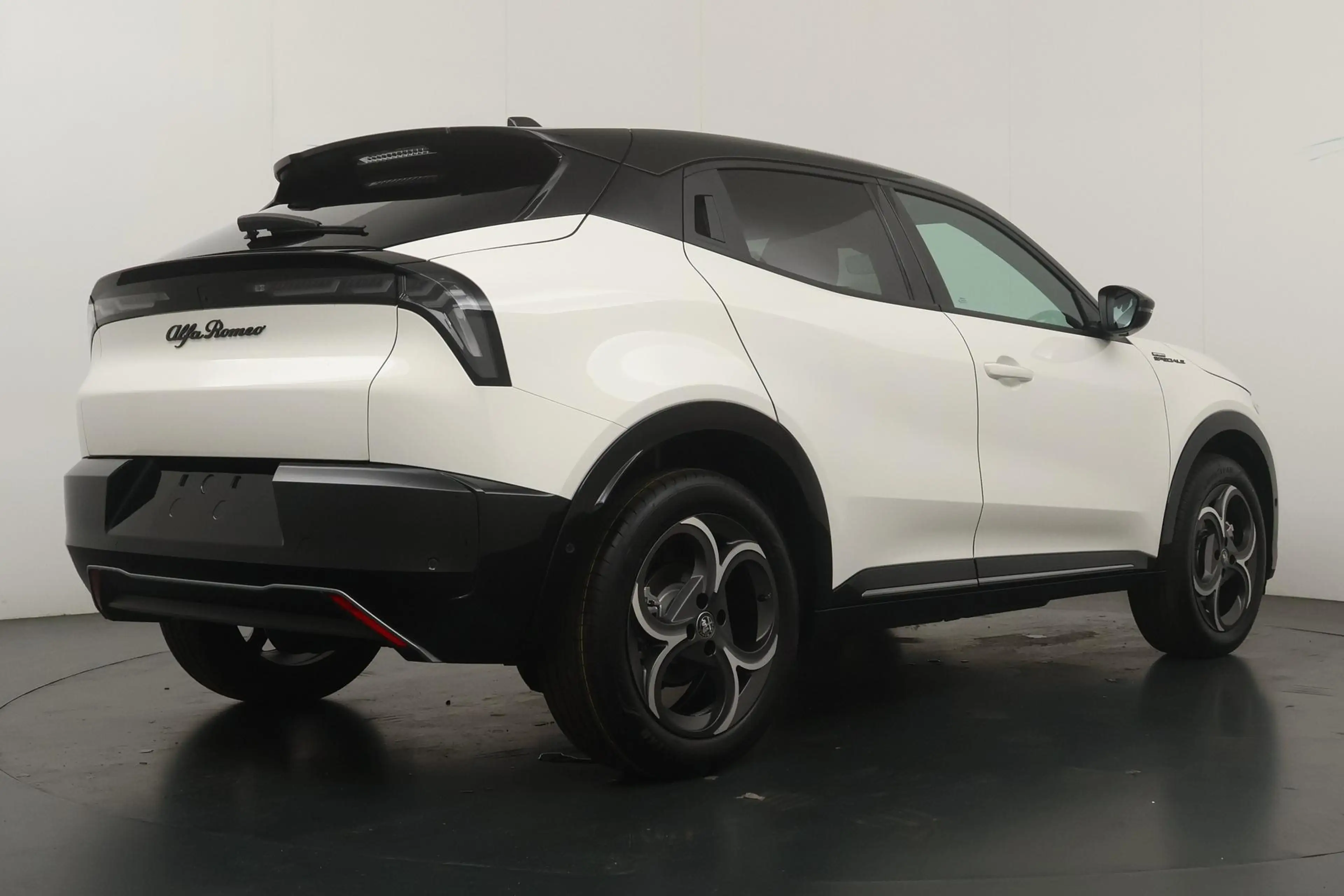 Alfa Romeo Junior Elettrica Sport Speciale 54 kWh Techno pakket | Wa — photo 2