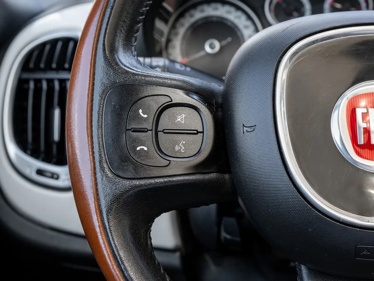 Fiat 500L снимка Fiat 500L