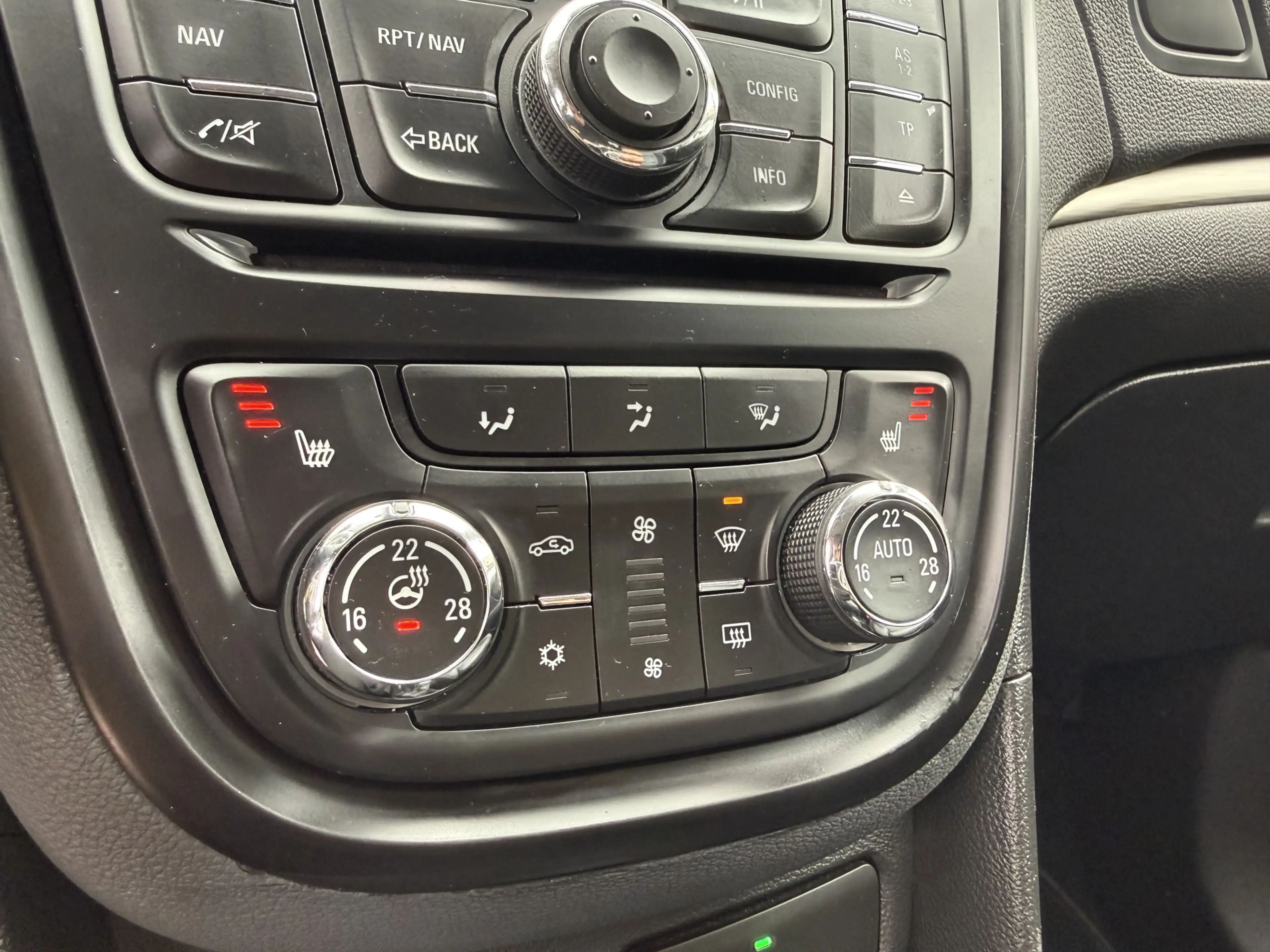 Opel Mokka 1.4 T Cosmo | 50.000KM! | NAVI | TREKHAAK | CRUISE — photo 22