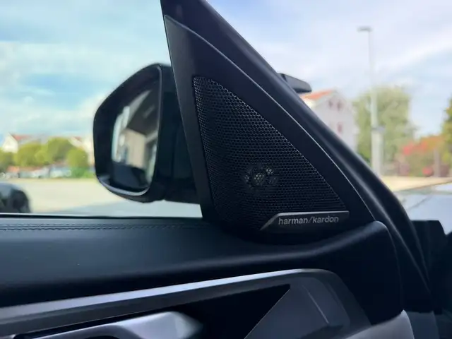 BMW M4 view 15