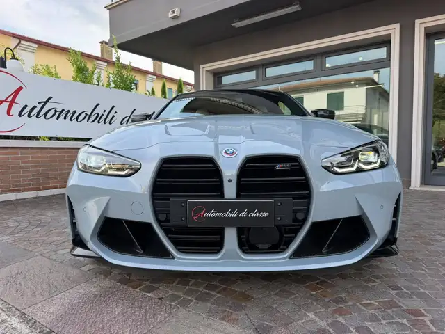 BMW M4 view 3