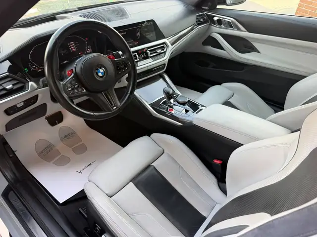 BMW M4 view 9