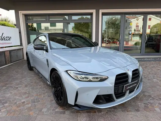 BMW M4 view 2