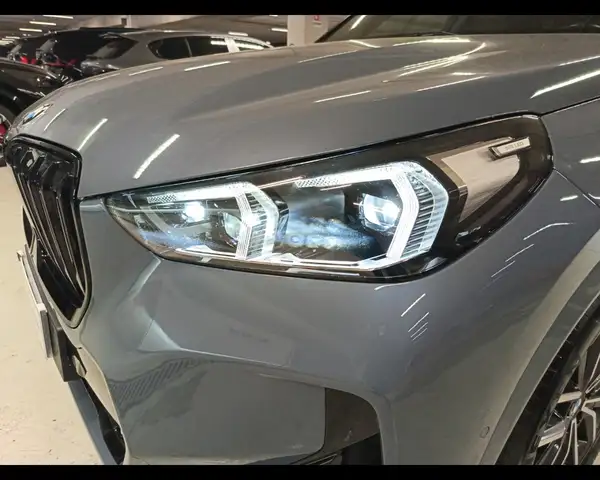 BMW X1 view 11