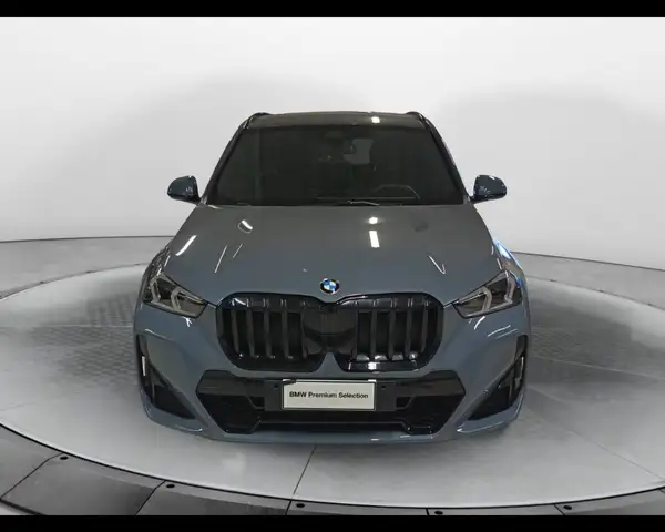 BMW X1 view 3