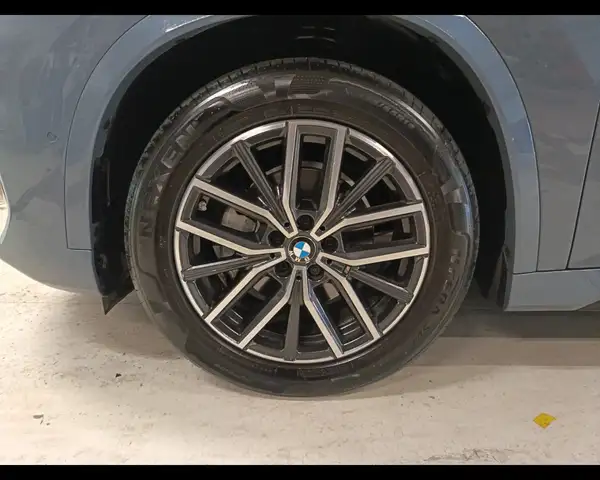 BMW X1 view 10