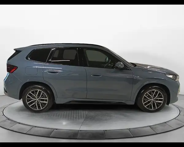 BMW X1 view 5