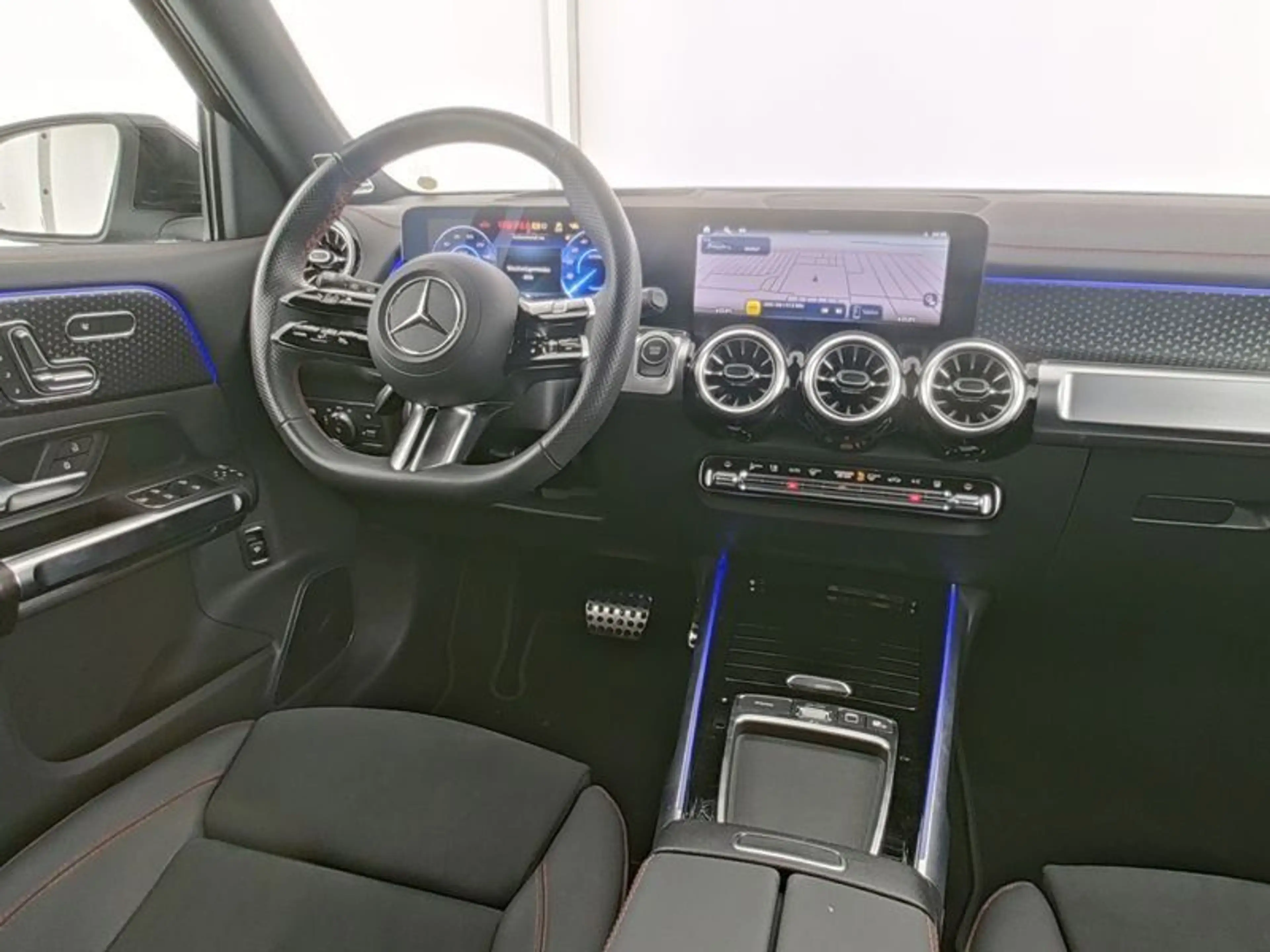 Mercedes-Benz EQB 250 AMG-PREMIUM MEMORY KEYLG BURMESTER 360° — photo 8