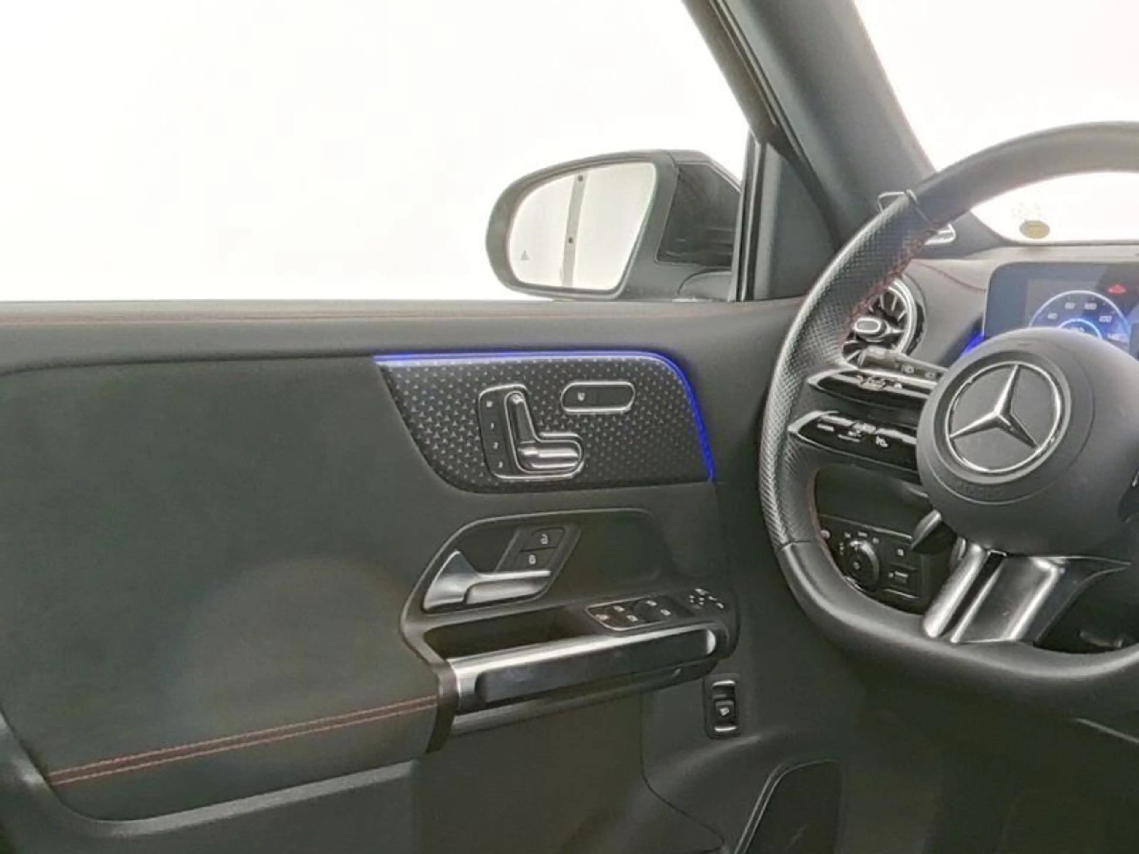 Mercedes-Benz EQB 250 AMG-PREMIUM MEMORY KEYLG BURMESTER 360° — photo 6