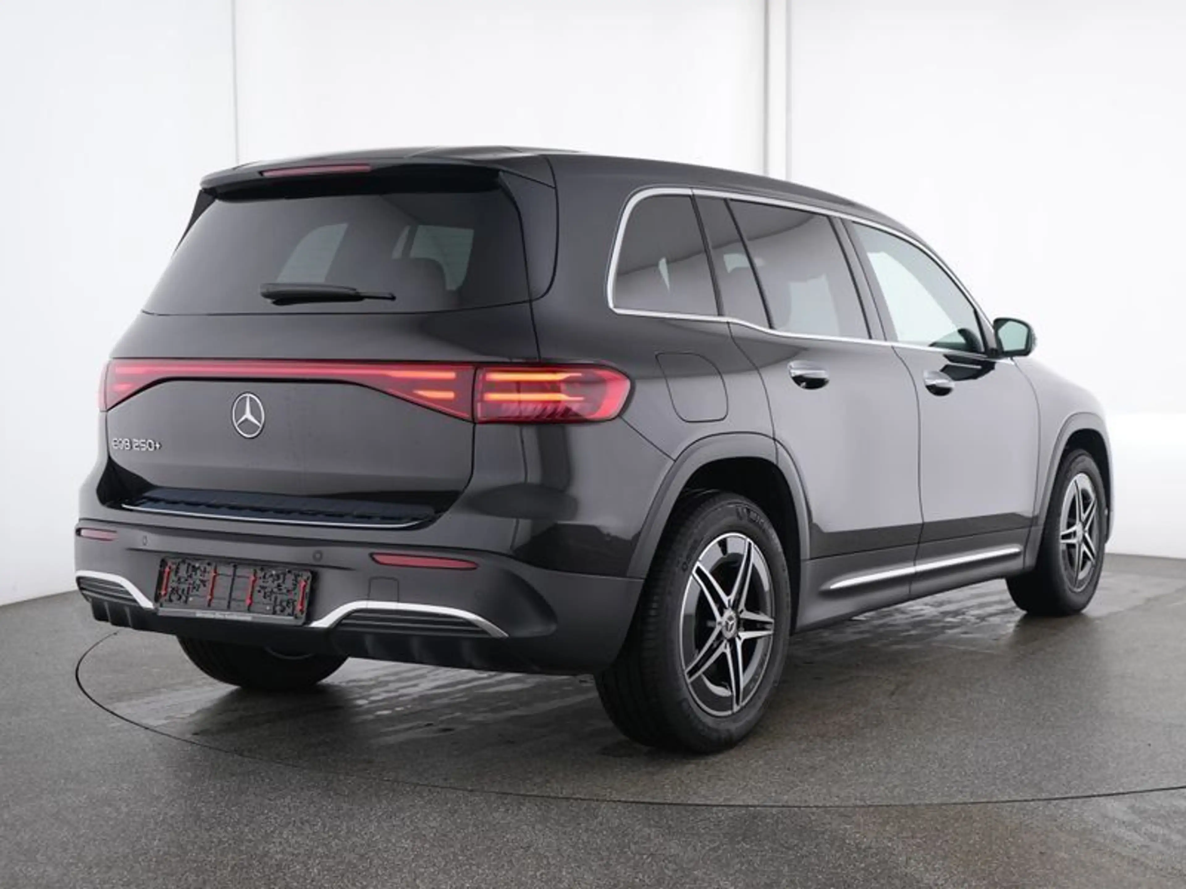 Mercedes-Benz EQB 250 AMG-PREMIUM MEMORY KEYLG BURMESTER 360° — photo 4