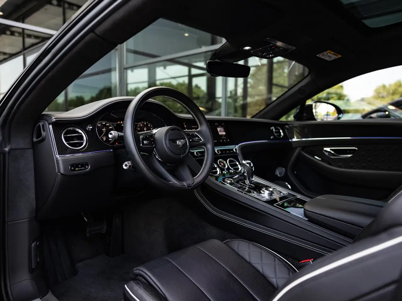 Bentley Continental GT 2024 — фото 11