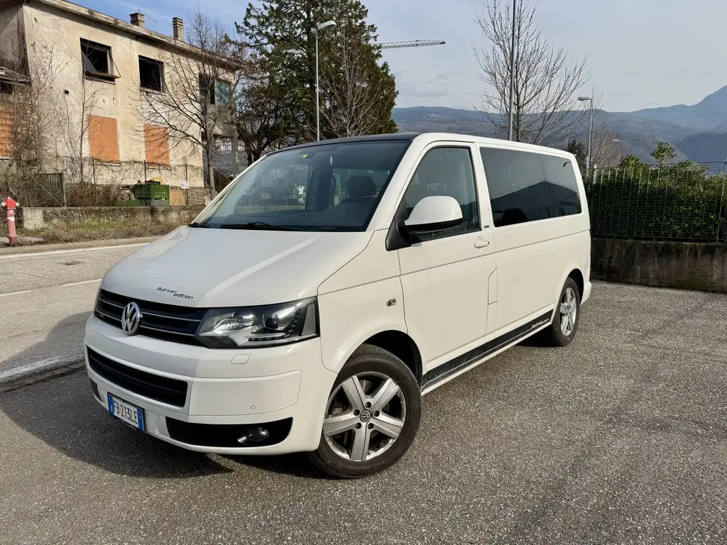 Volkswagen T5 Multivan 2012 из Европы — купить под ключ
