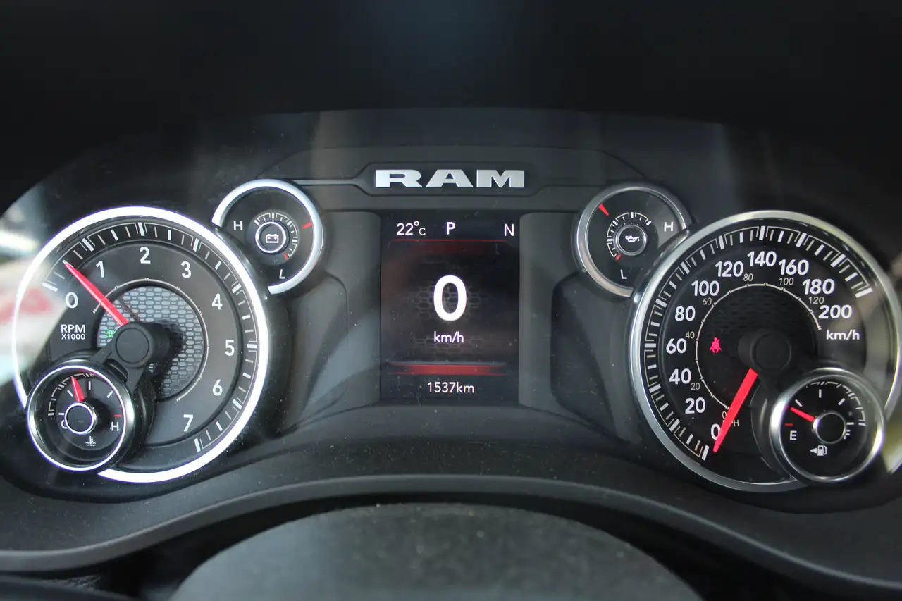 RAM 1500 снимка RAM 1500