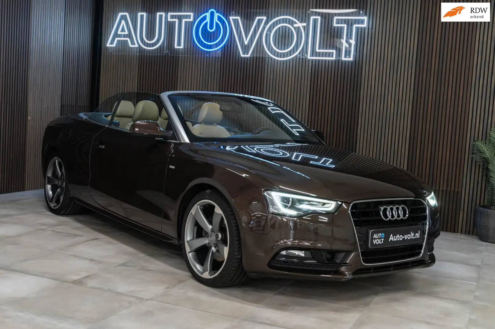 Audi A5 Cabriolet 1.8 TFSI Pro Line Bruin - 1