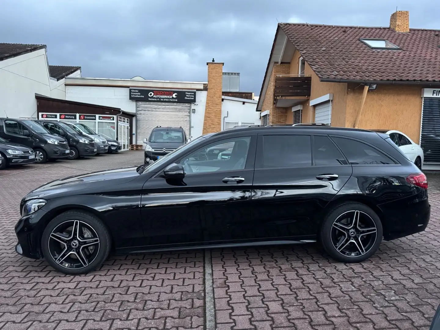 Mercedes-Benz C 300 d 4Matic AMG.PANO.MEMORY.MULTIBEAM.KEYLESS Schwarz - 2