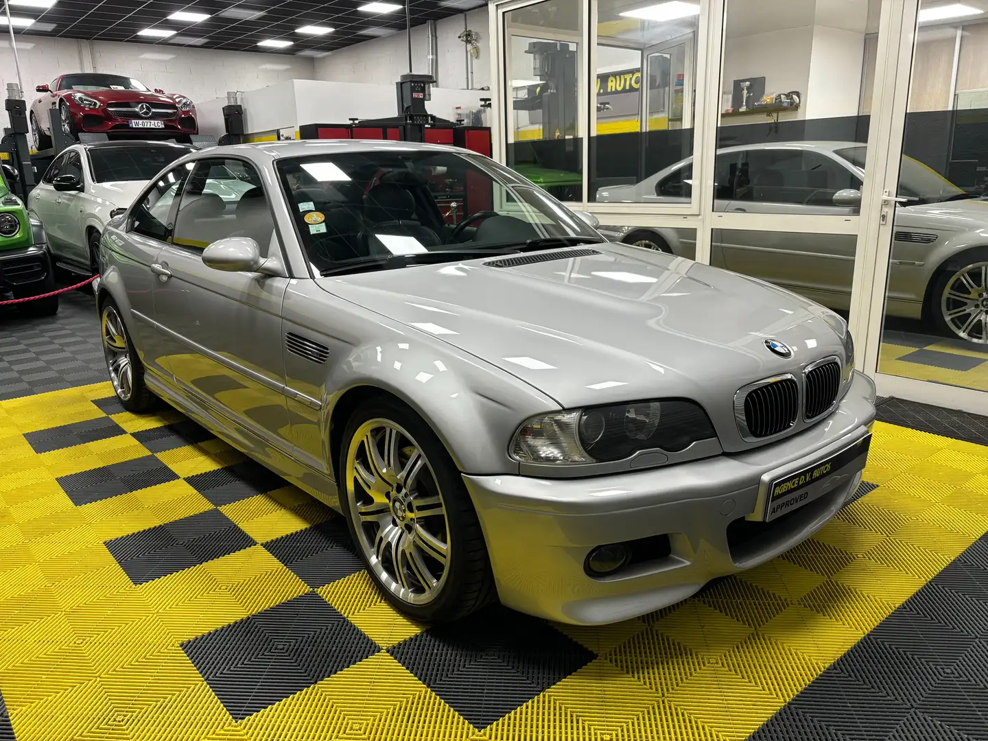 BMW M3 E46 1ere main carnet complet BMW Argent - 1