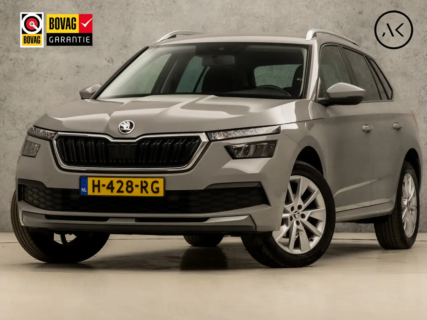 Skoda Kamiq 1.0 TSI Sport Automaat (APPLE CARPLAY, GETINT GLAS Grijs - 1