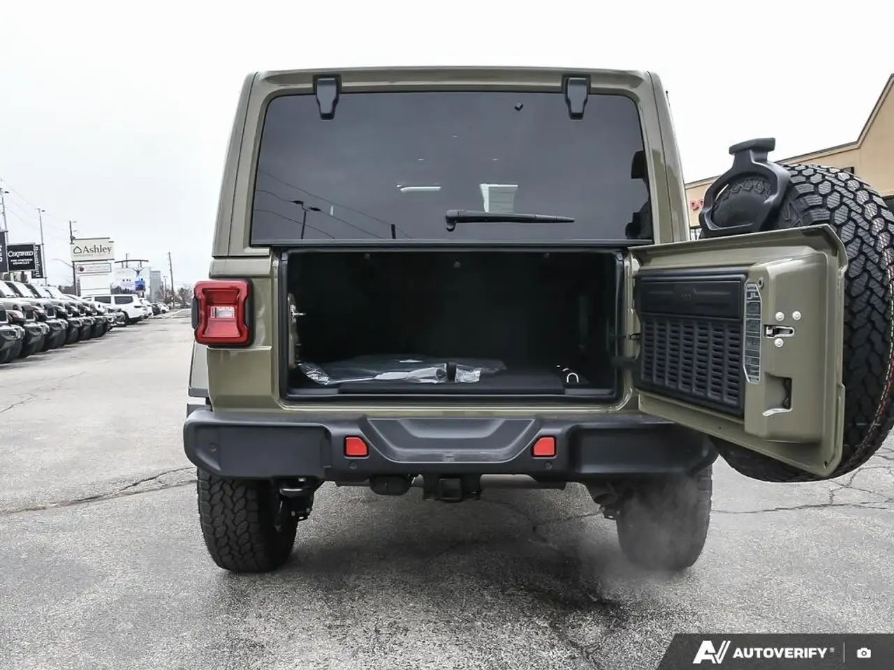Jeep Wrangler снимка Jeep Wrangler