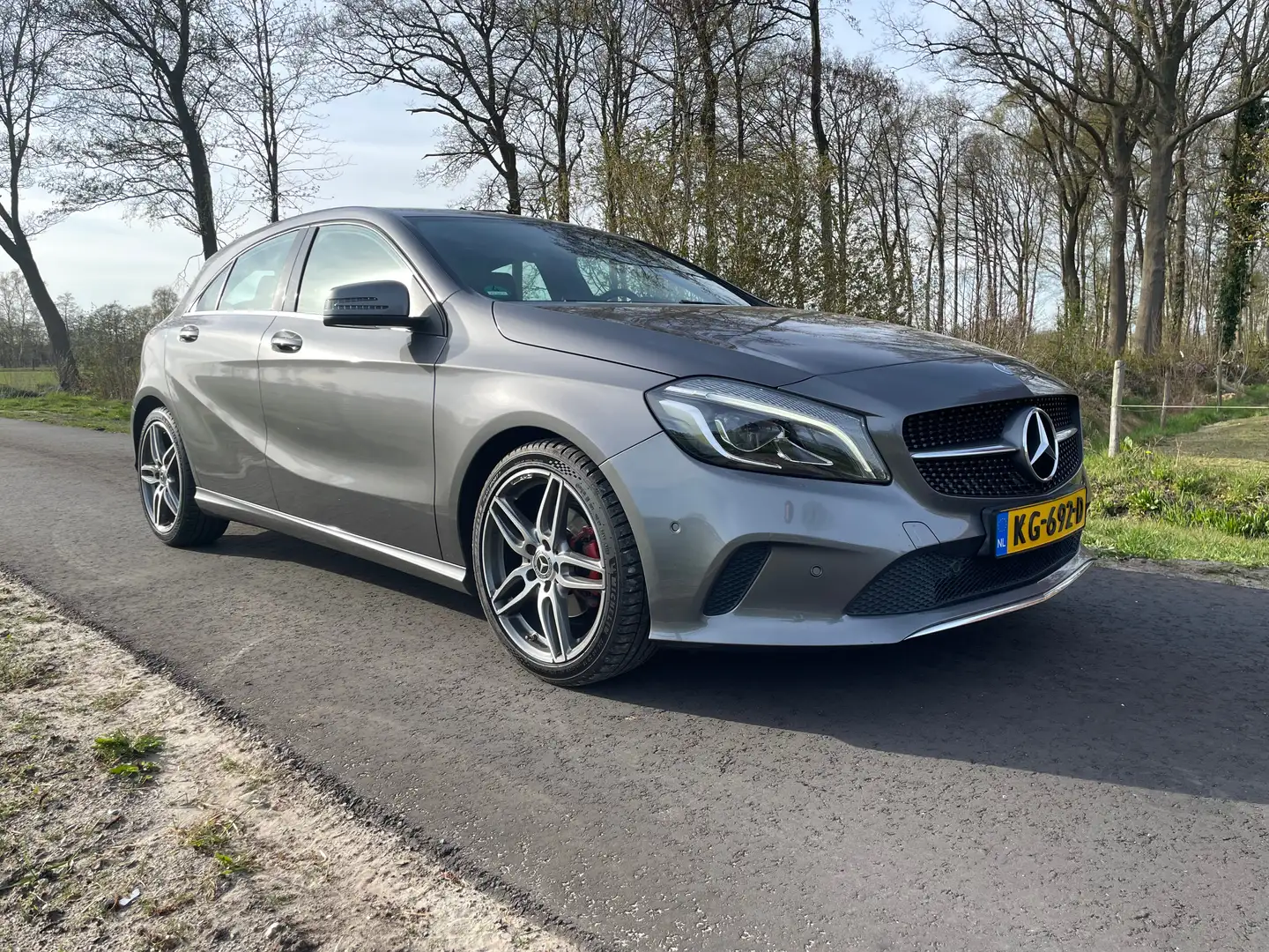 Mercedes-Benz A 180 A 180 Lease Edition Amb. Grijs - 1