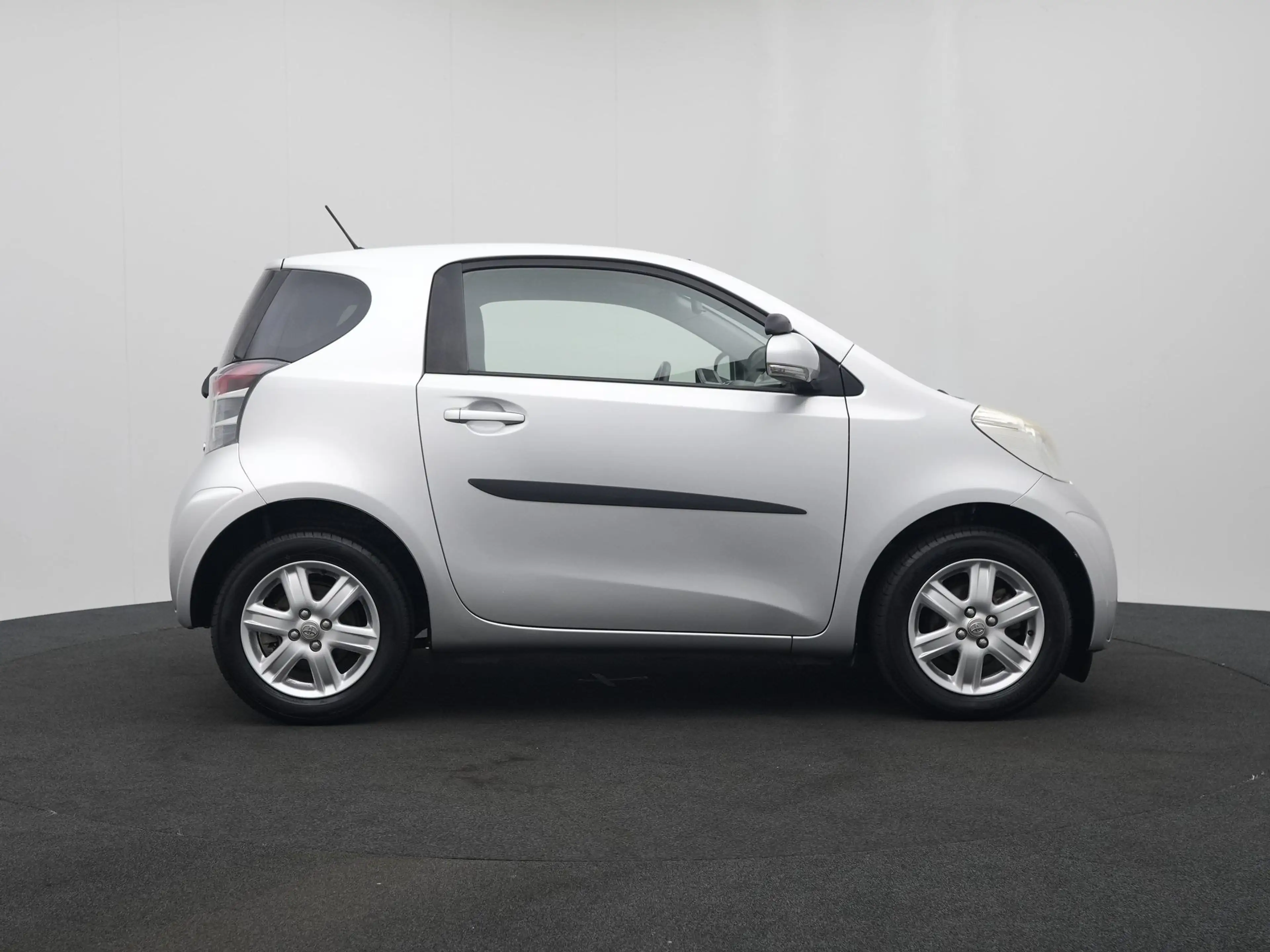 Toyota iQ 1.0 VVTi Comfort | Airco | Elektrische ramen | Rec — photo 11