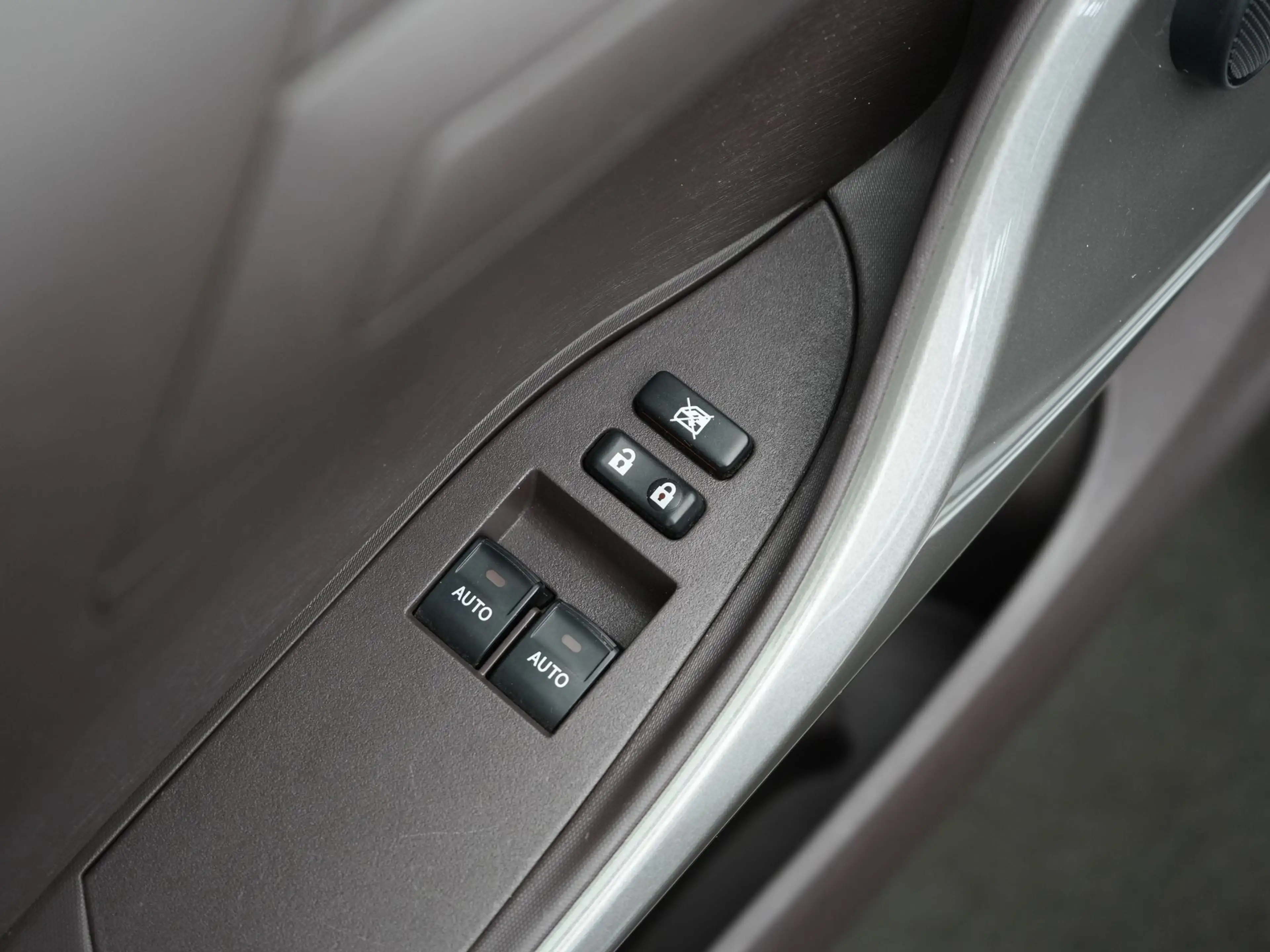 Toyota iQ 1.0 VVTi Comfort | Airco | Elektrische ramen | Rec — photo 7