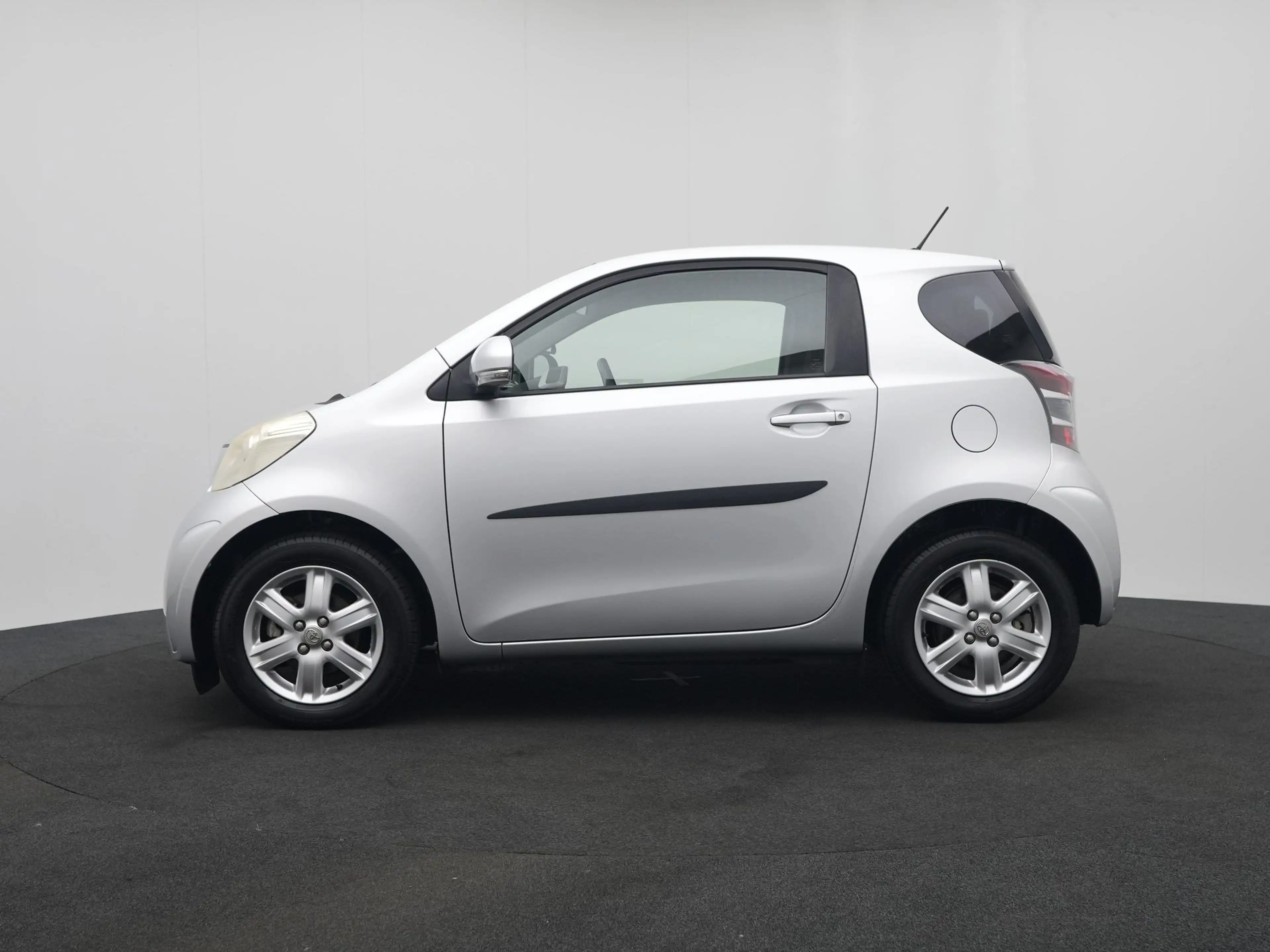 Toyota iQ 1.0 VVTi Comfort | Airco | Elektrische ramen | Rec — photo 3