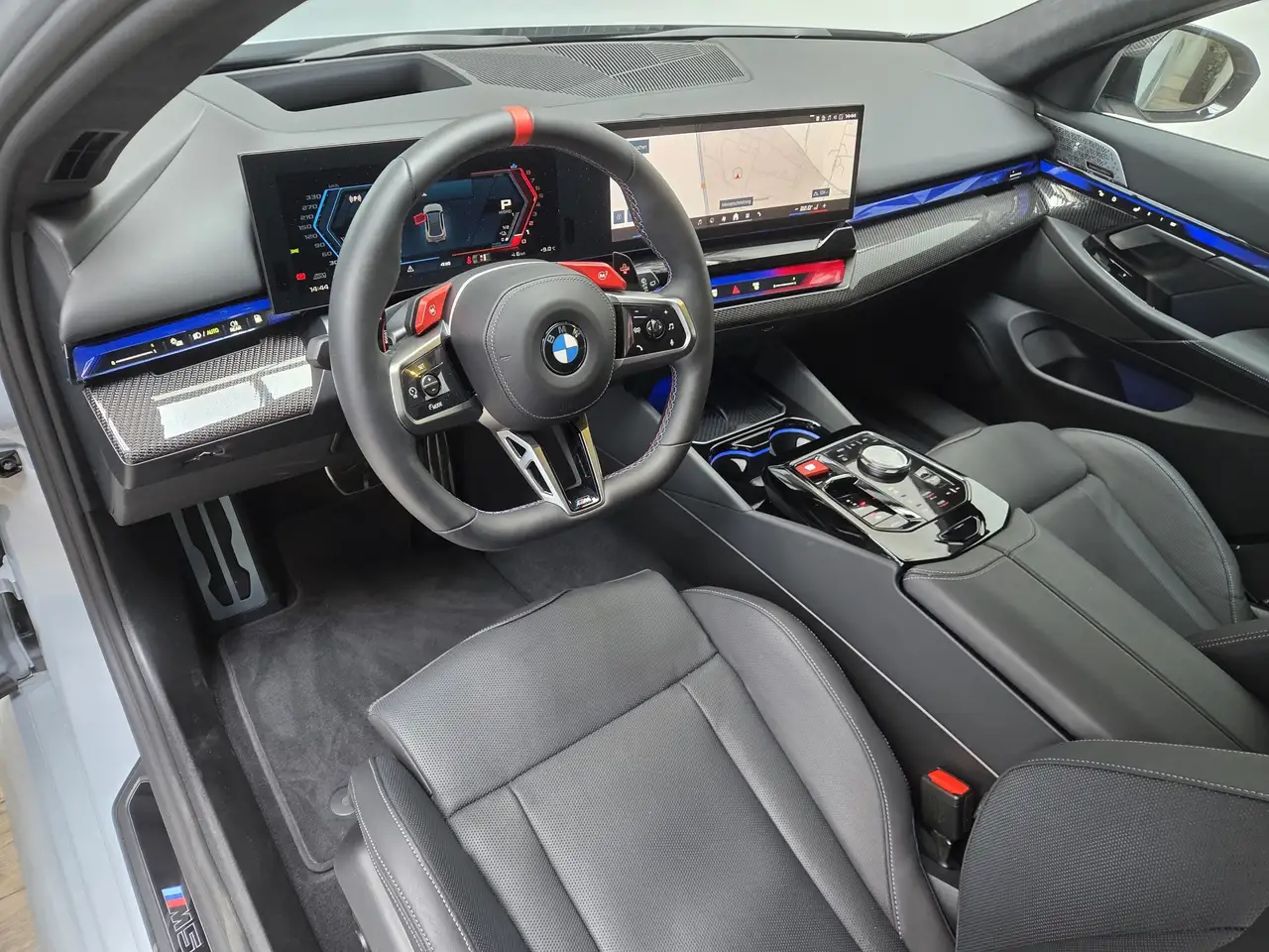 BMW M5 To. AHK Sitzlüftung B&W ACC 360° Driver 8