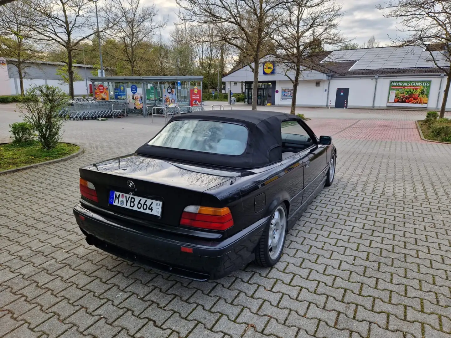BMW 325 325i E36 3.Hand Schwarz - 2