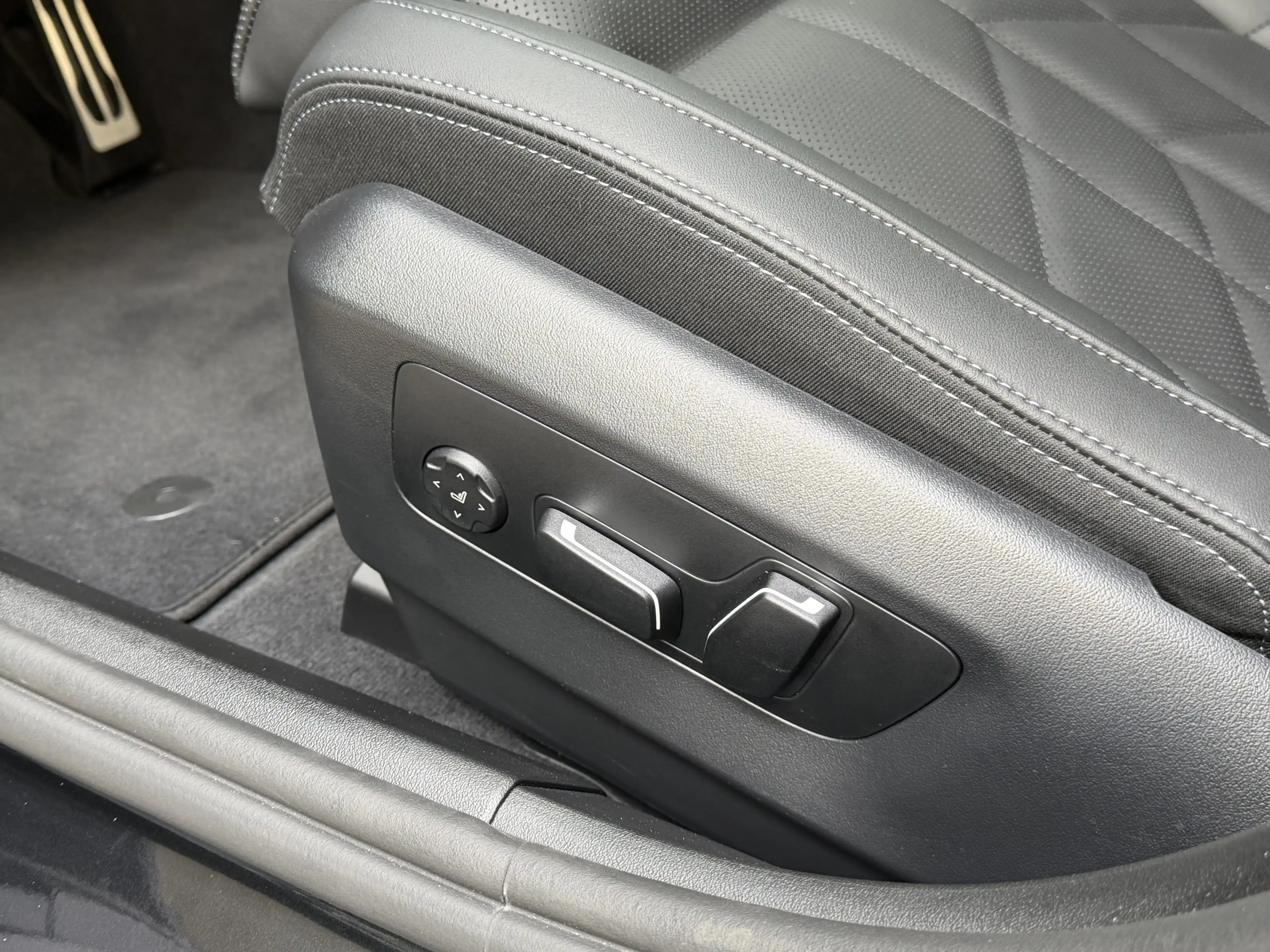 BMW 540 xDr M Sport Pro Pano ACC 20Zoll Sitzlüf AHK — photo 17