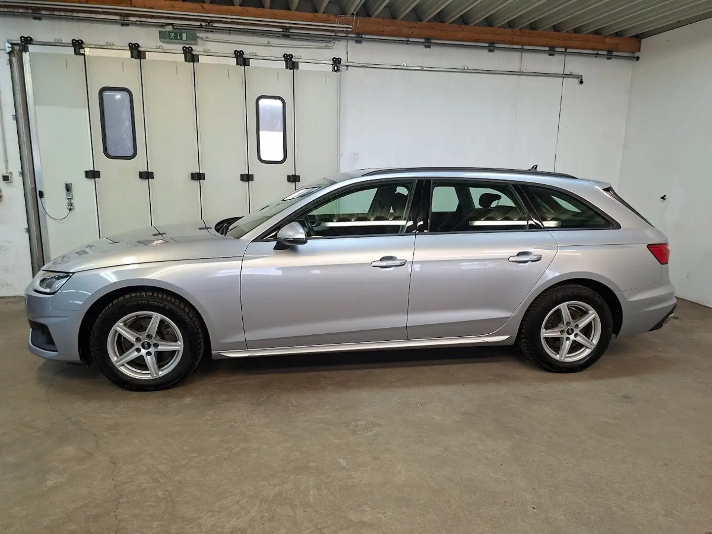 Audi A4 30 TDI S TRONIC AVANT Grau - 2