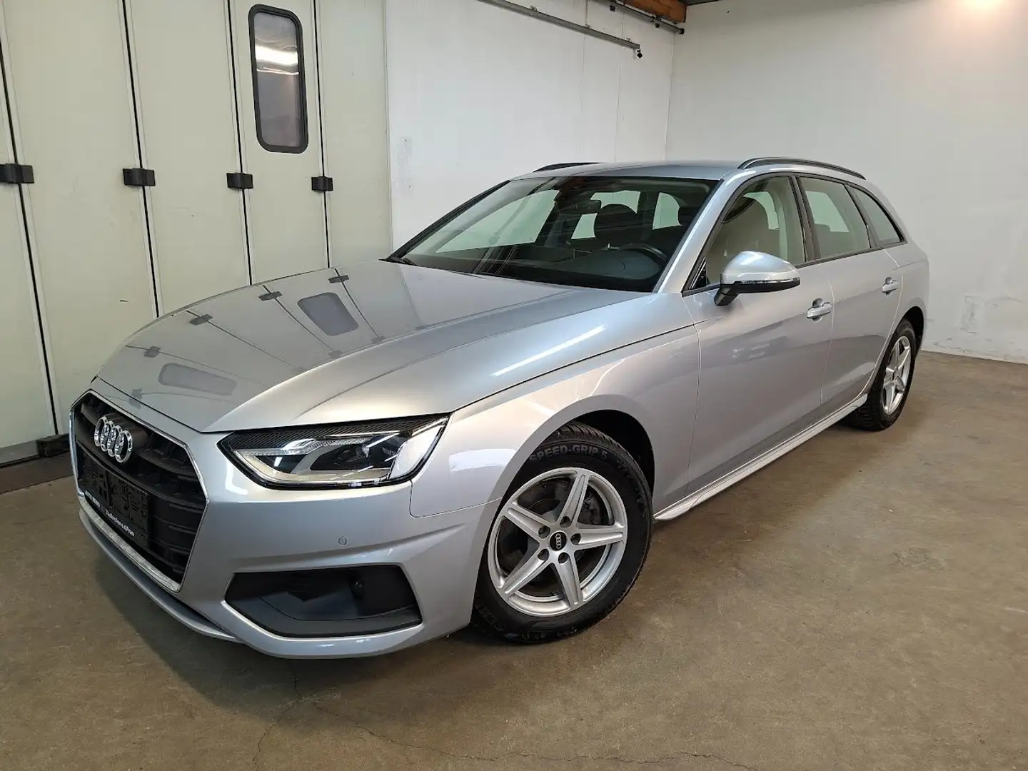 Audi A4 30 TDI S TRONIC AVANT Grau - 1