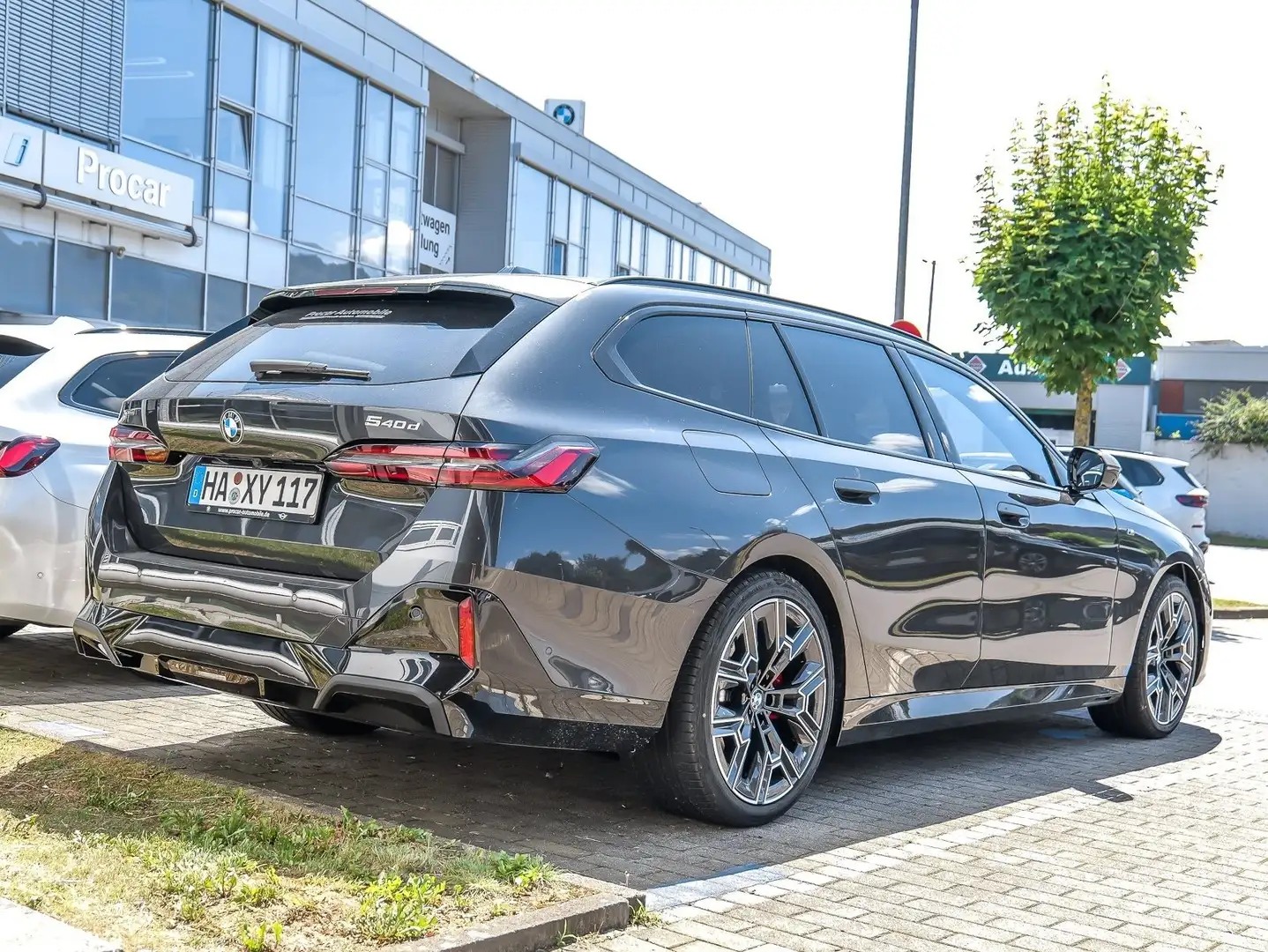 BMW 540 d xDrive MSportPro AHK HUD B&W PANO DAPr 360° Gris - 2