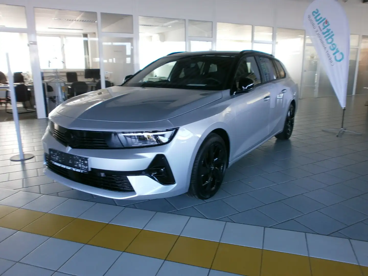 Opel Astra GS Line SHZ , LHZ , Kamera , DAB , LED , Keyless Silber - 2