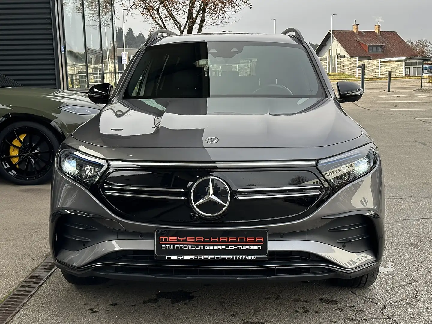 Mercedes-Benz EQB 350 4MATIC Aut. AMG-Line, 360grad Kamera, SZH, Ambi... Grau - 2