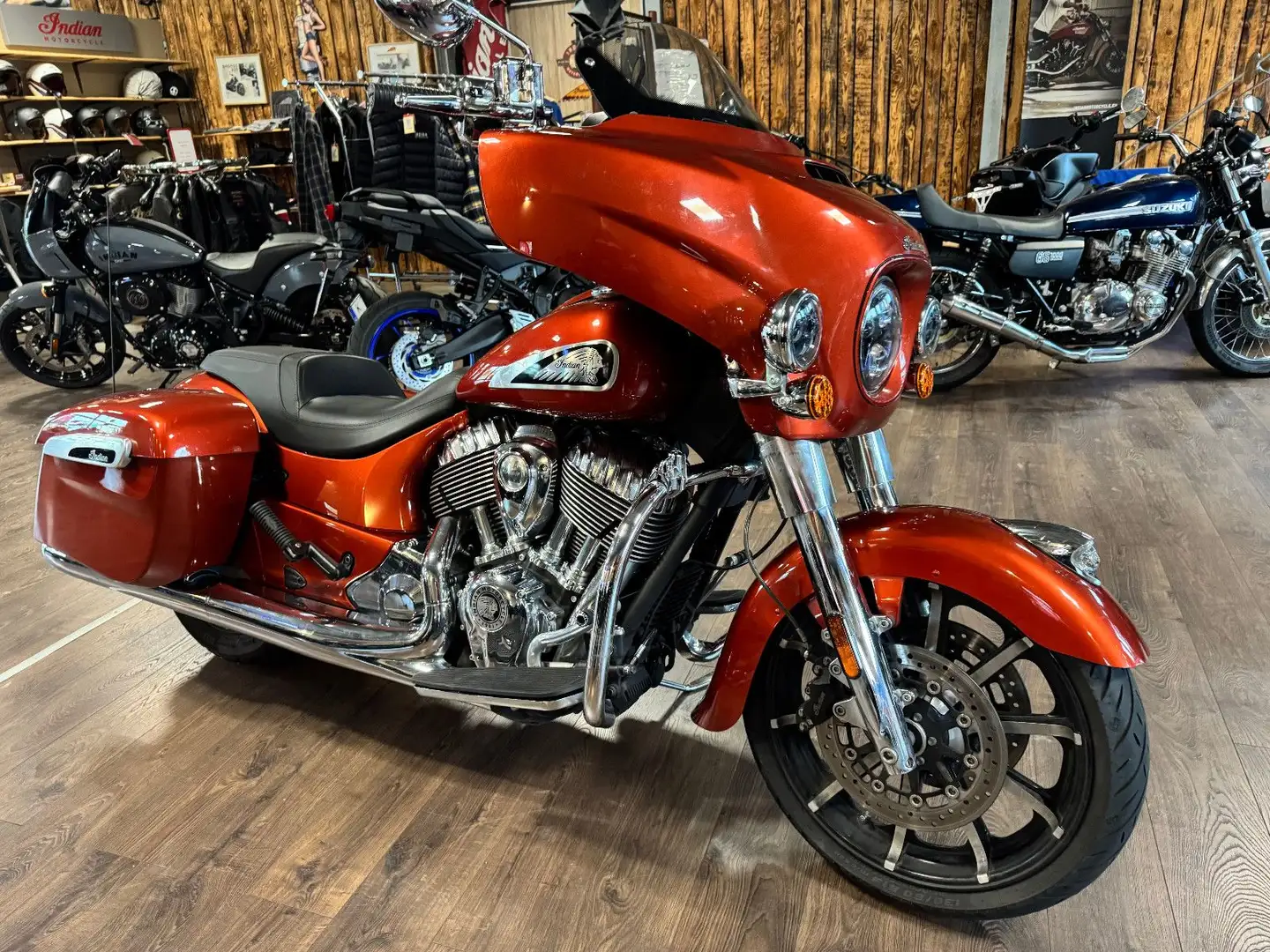 Indian Chieftain 111 Burnt Orange Oranje - 1