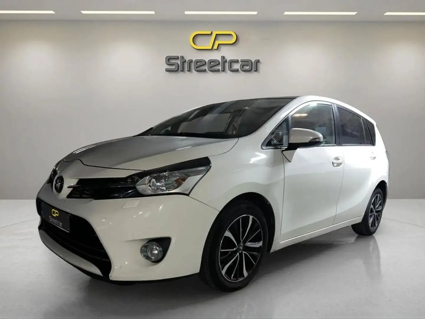 Toyota Verso 1.6D 115D Advance  Pack Style 7pl. Biały - 2