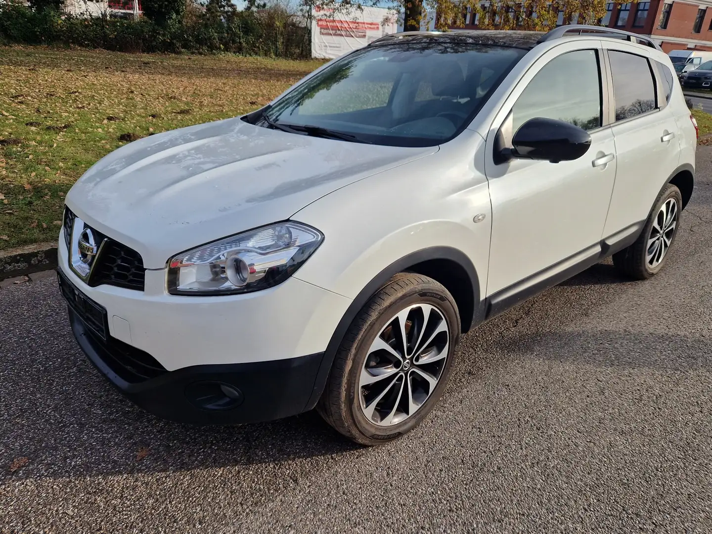 Nissan Qashqai 360 Weiß - 2