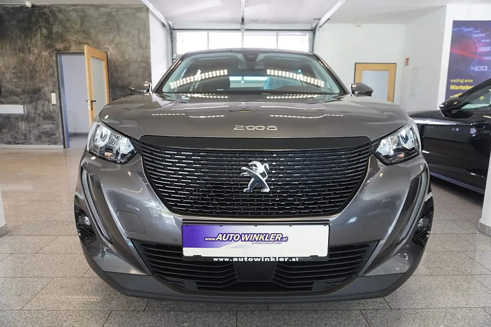 Peugeot 2008 1.2 PureTech 130 Aut. Business MY 21/Navi/LED Grau - 2