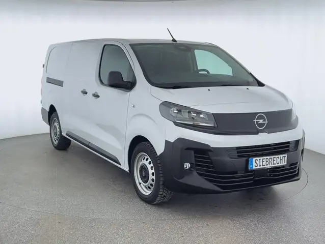 Opel Vivaro view 3
