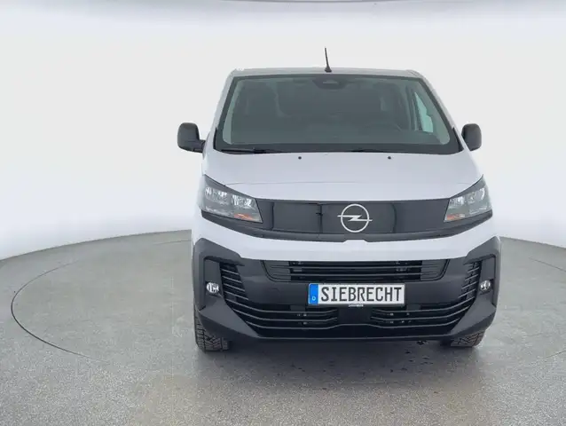 Opel Vivaro view 2