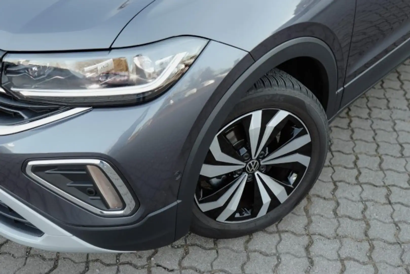 Volkswagen T-Cross 1.0 TSI Style Klima Rückfahrkamera Sitzheizung Grau - 2
