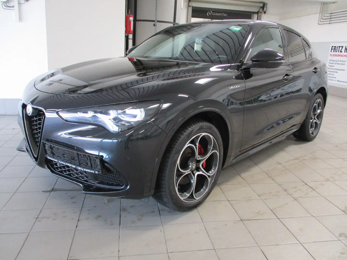 Alfa Romeo Stelvio Veloce Q4 NAVI SHZ LETDER AT Schwarz - 1
